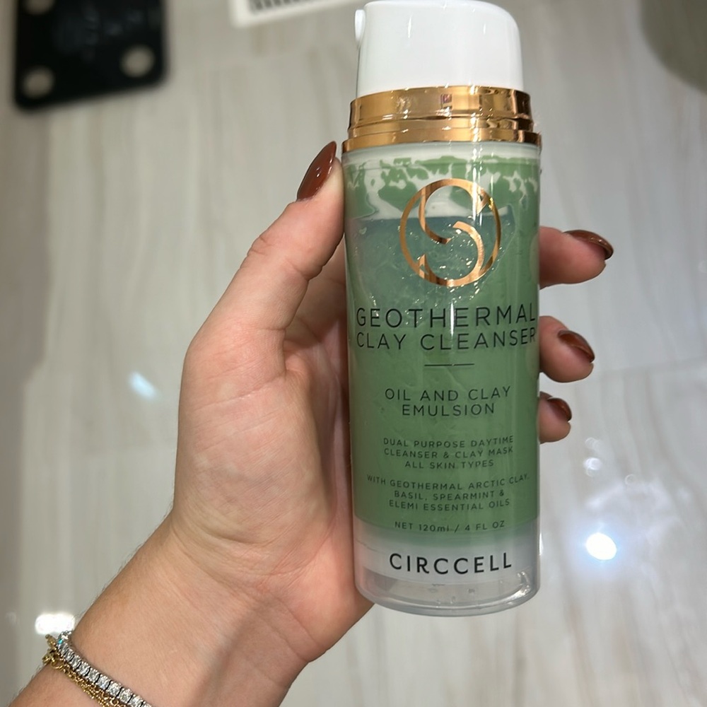 Geothermal clay cleanser
